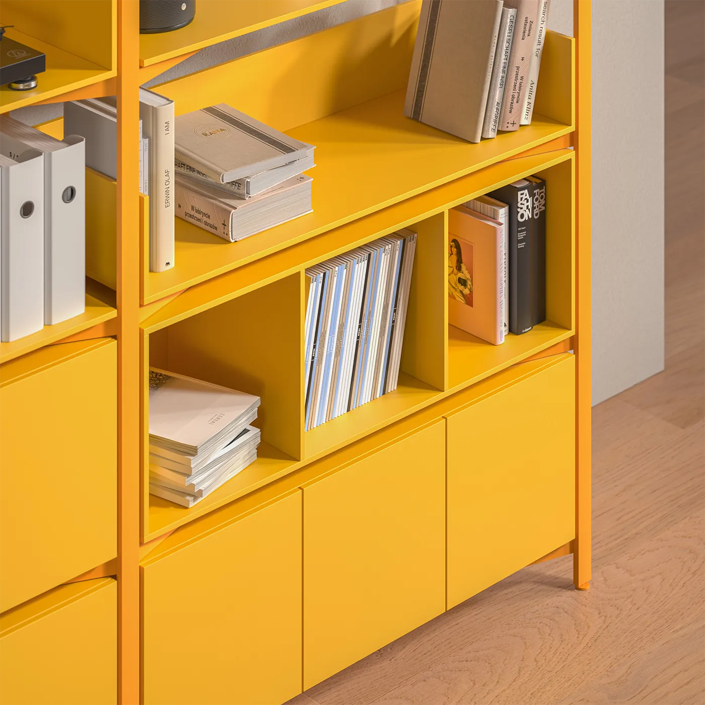 Systematic Amber Yellow, pohled 3
