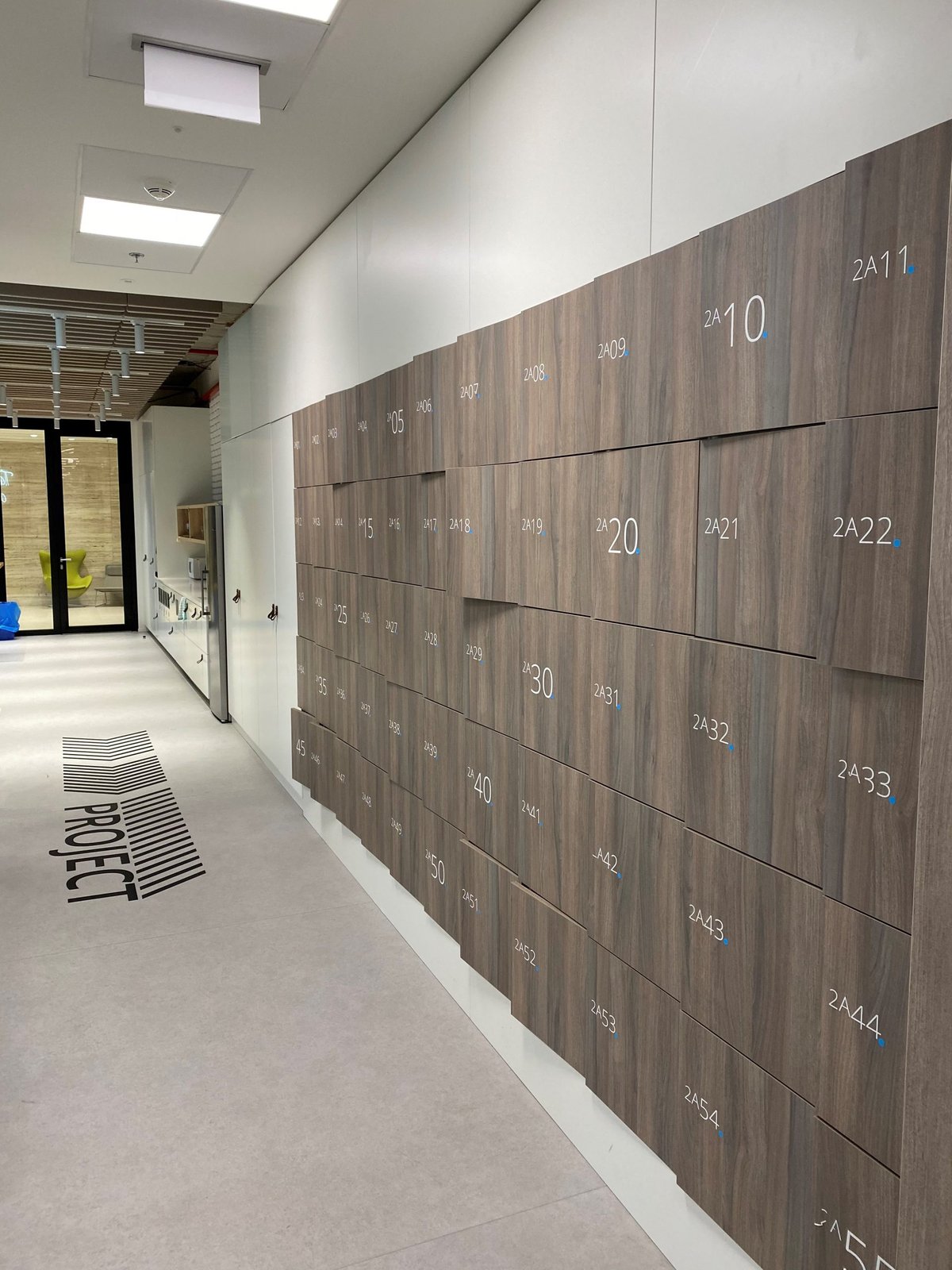 Deloitte, realizace Lockers, pohled 2