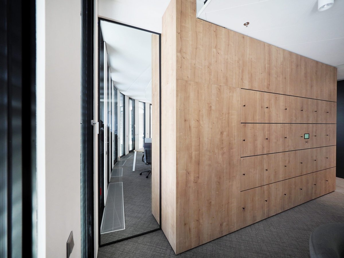 NTT, realizace Lockers, pohled 2