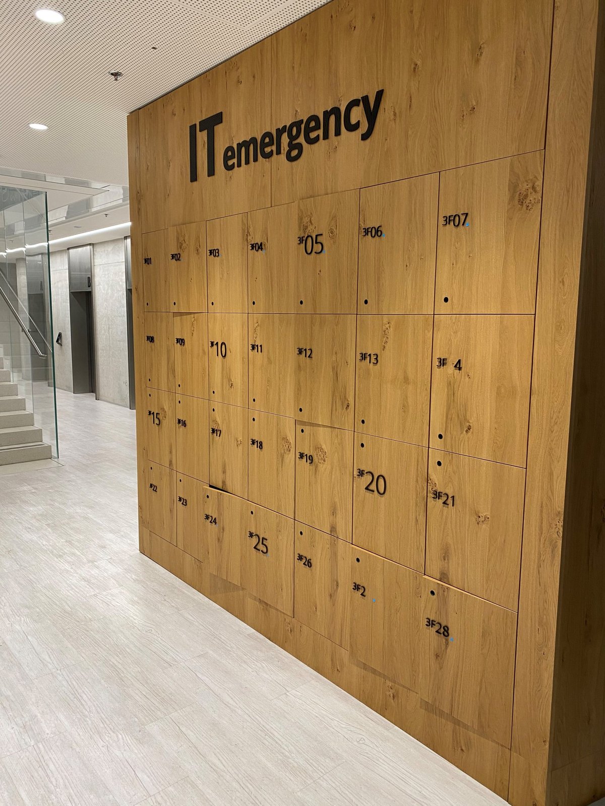 Deloitte, realizace Lockers, pohled 3